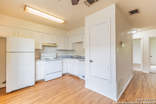 Image 9 of 30 For 10565 Starcrest Dr