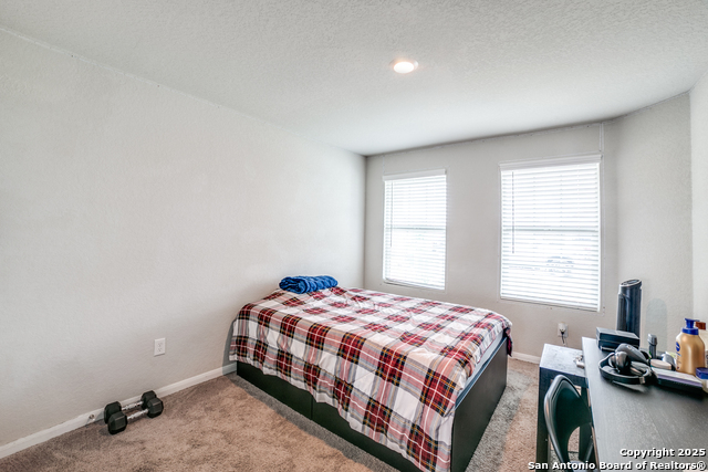 Listing photo id 13 for 950 Albatross Way