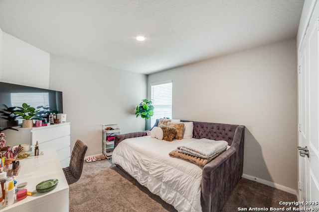 Listing photo id 14 for 950 Albatross Way