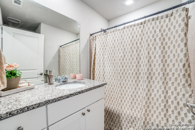 Listing photo id 15 for 950 Albatross Way