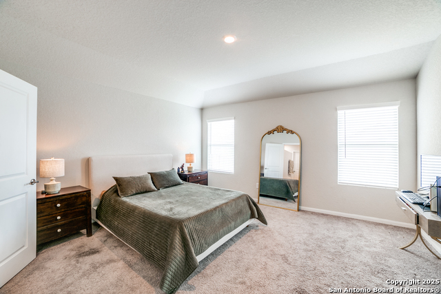 Listing photo id 17 for 950 Albatross Way