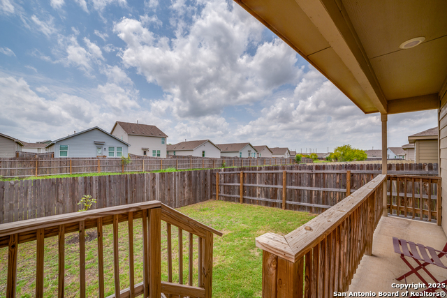 Listing photo id 21 for 950 Albatross Way
