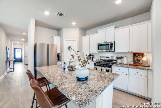 Listing photo id 2 for 950 Albatross Way