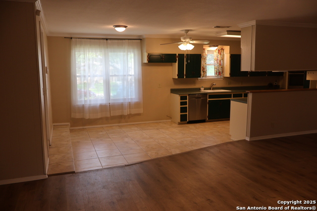 Image 11 of 28 For 405 Kimberly Dr