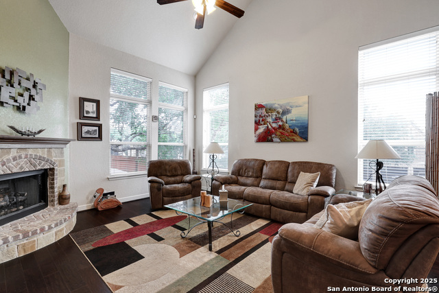 Image 15 of 40 For 3811 Valencia Ct