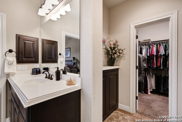 Image 25 of 40 For 3811 Valencia Ct