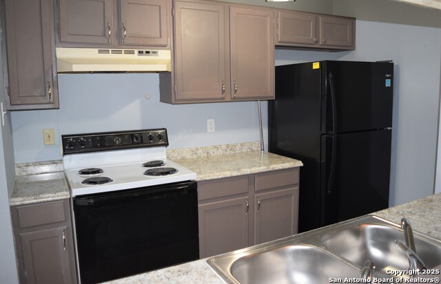 Image 4 of 11 For 5211 Gawain Dr