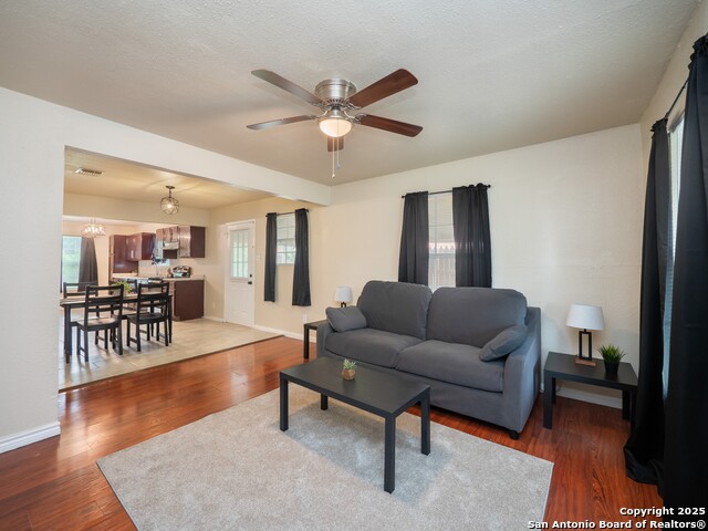 Image 4 of 38 For 1136 Kentucky Ave