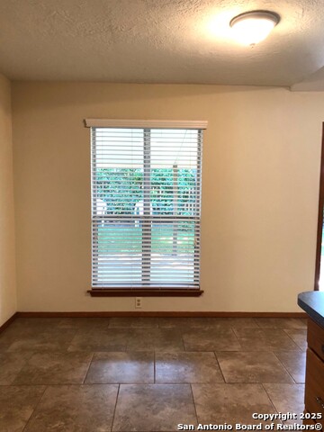 Image 6 of 15 For 917 Seminole
