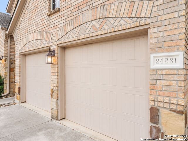 Image 3 of 33 For 24231 Canyon Row