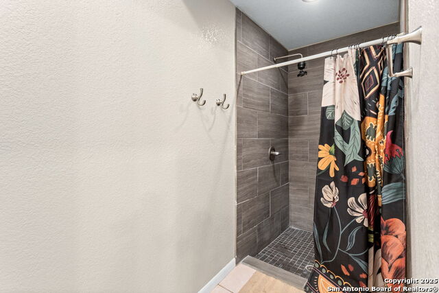 Image 19 of 31 For 2208 - 2212 Arbor Pl