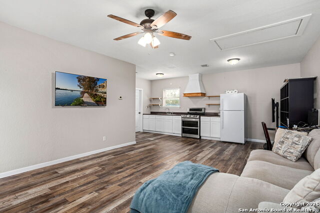 Image 24 of 31 For 2208 - 2212 Arbor Pl