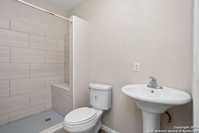 Image 26 of 31 For 2208 - 2212 Arbor Pl