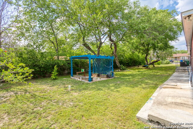 Image 28 of 31 For 2208 - 2212 Arbor Pl