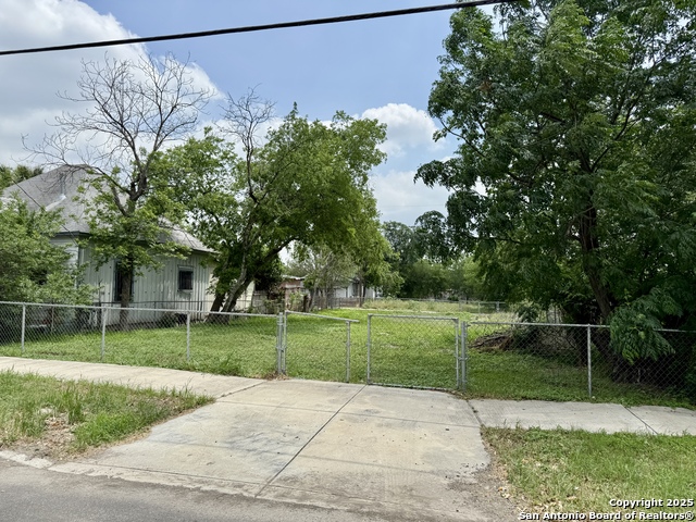 Image 15 of 17 For 622 Martin Luther King Dr