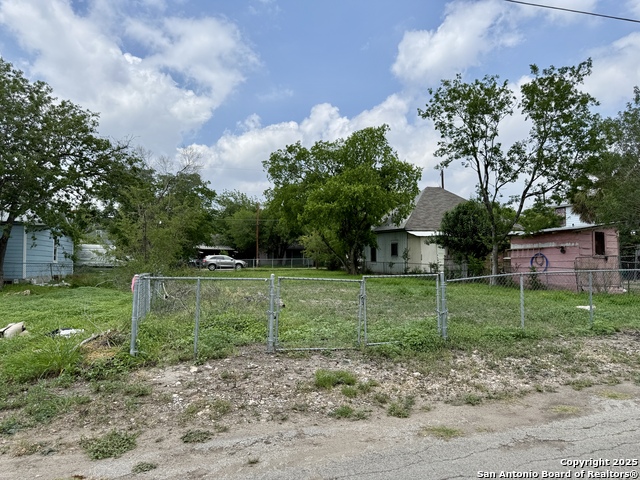 Image 2 of 17 For 622 Martin Luther King Dr