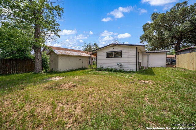 Listing photo id 18 for 167 Bangor