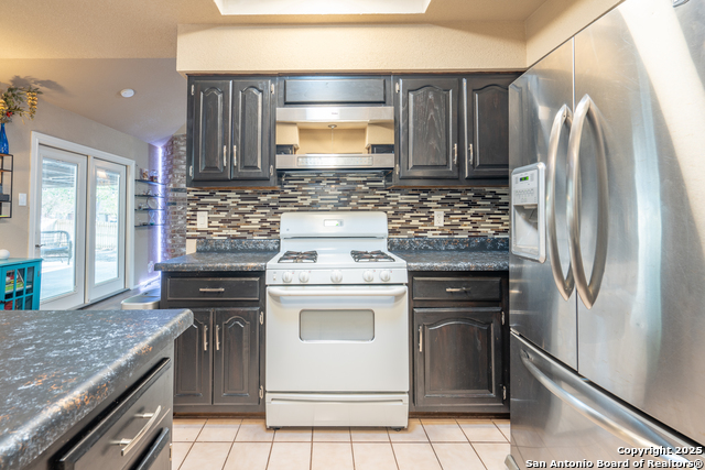 Image 12 of 50 For 7866 Lark Ridge