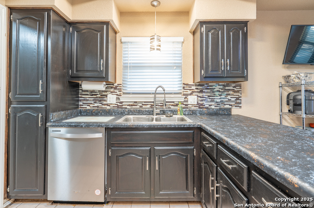 Image 14 of 50 For 7866 Lark Ridge