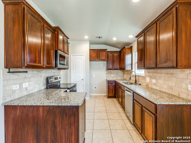 Image 10 of 25 For 767 Spectrum Dr.