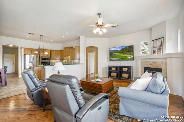 Image 10 of 35 For 221 Park Ridge