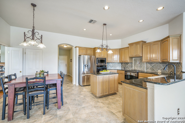 Image 11 of 35 For 221 Park Ridge