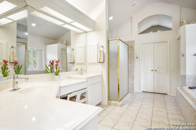 Image 17 of 35 For 221 Park Ridge