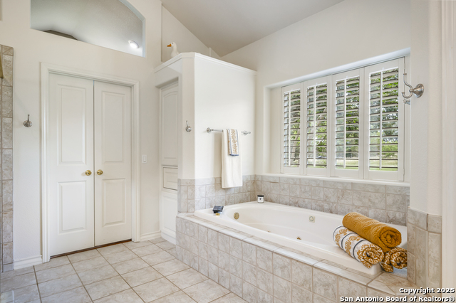 Image 19 of 35 For 221 Park Ridge