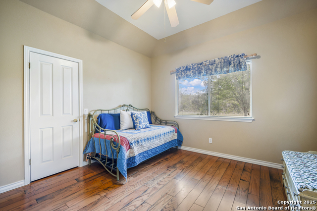 Image 22 of 35 For 221 Park Ridge