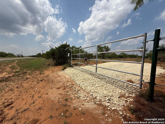 Details for Tract 2 Fm 140, Bigfoot, TX 78005