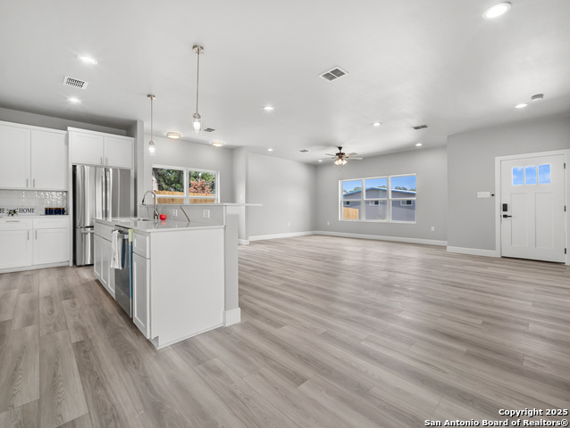 Image 6 of 21 For 408 Canyon Circle