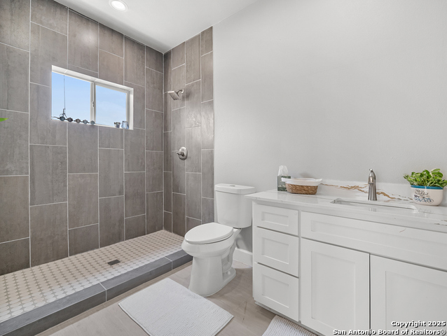 Image 9 of 21 For 408 Canyon Circle