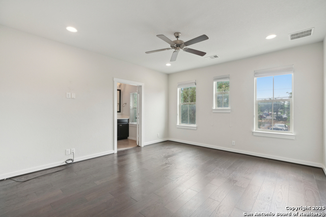 Image 18 of 32 For 211 Courtland E