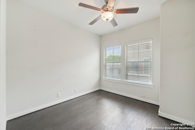 Image 26 of 32 For 211 Courtland E