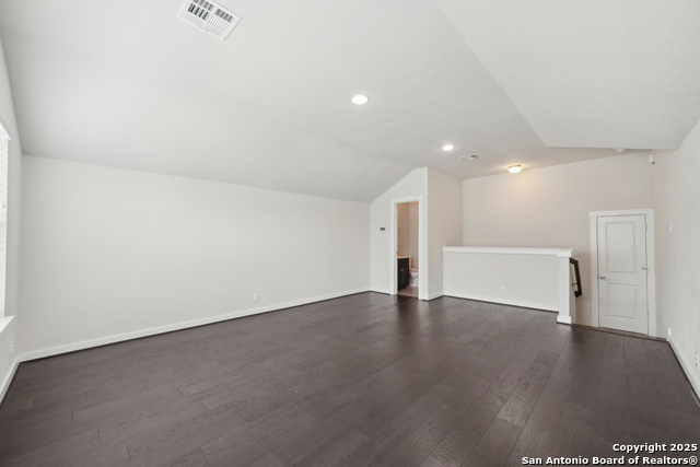 Image 28 of 32 For 211 Courtland E