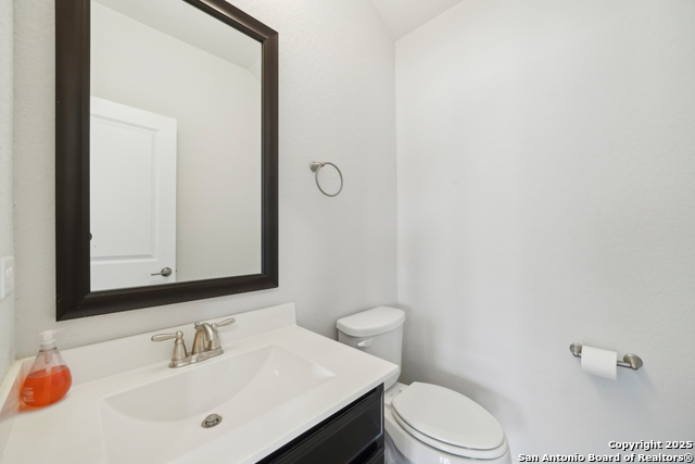 Image 29 of 32 For 211 Courtland E