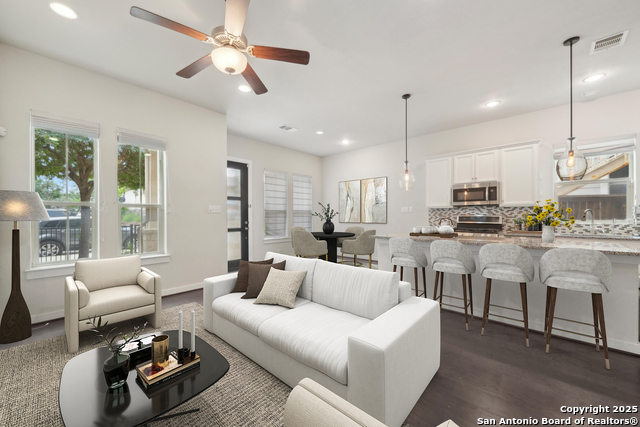 Image 4 of 32 For 211 Courtland E