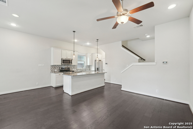 Image 7 of 32 For 211 Courtland E