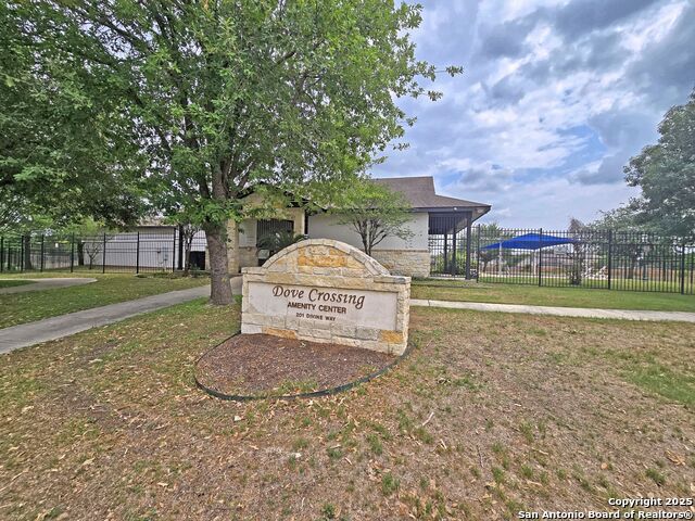 Image 44 of 47 For 2539 Fayette