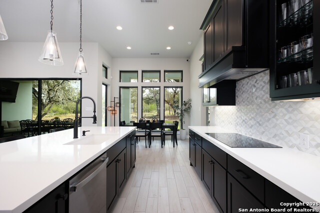 Image 14 of 46 For 431 Falcon Cove