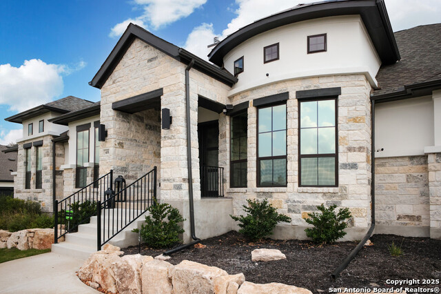 Image 2 of 46 For 431 Falcon Cove