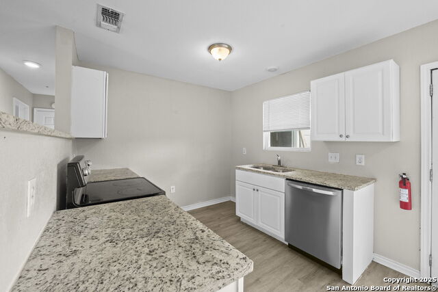 Image 15 of 28 For 8831 Hunters Creek
