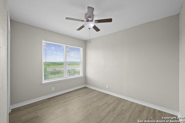 Image 18 of 28 For 8831 Hunters Creek