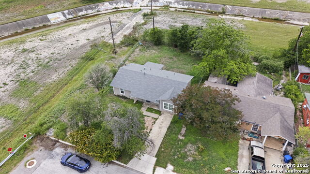 Image 2 of 28 For 8831 Hunters Creek