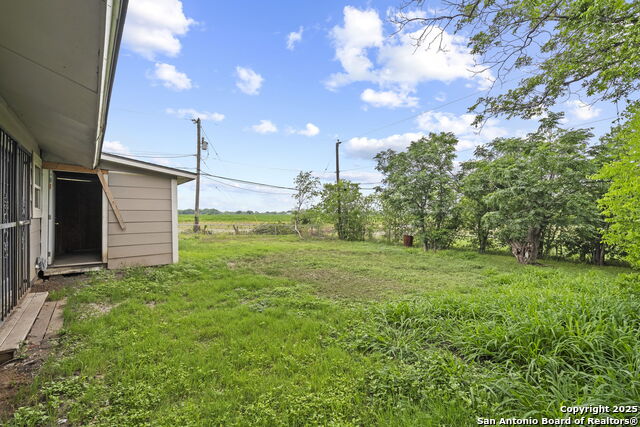 Image 23 of 28 For 8831 Hunters Creek