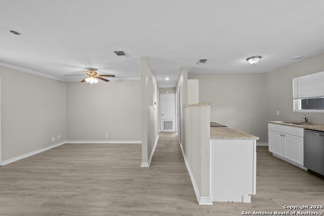 Image 7 of 28 For 8831 Hunters Creek
