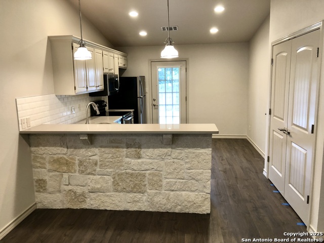 Image 10 of 19 For 132 Stahl St
