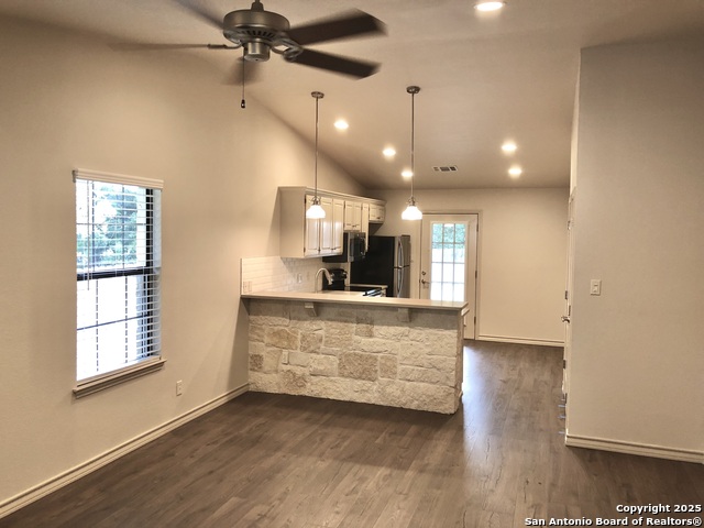 Image 2 of 19 For 132 Stahl St