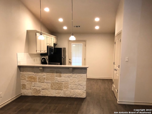 Image 3 of 19 For 132 Stahl St
