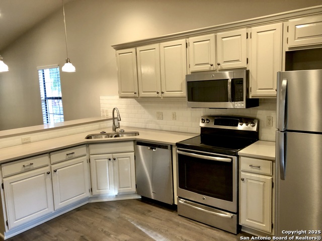 Image 5 of 19 For 132 Stahl St